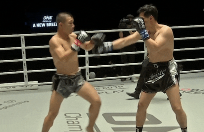 Tan binh ONE Championship thang knock-out doi thu sau 6 giay hinh anh