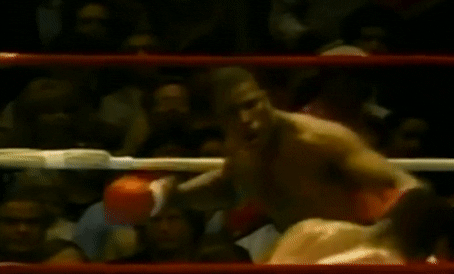 Mike Tyson tung chiu hon 10 cu dam truoc khi ha knock-out doi thu hinh anh