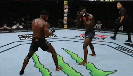 Bi tum chan, vo si quay lung tung cu da knock-out doi thu hinh anh