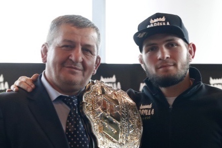 Cau chuyen cua Khabib va cha duoc dung thanh video hoat hinh hinh anh