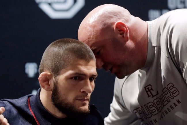 Chu tich UFC muon thuyet phuc Khabib tro lai thi dau hinh anh