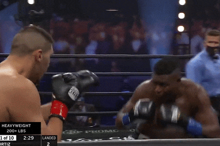 Vo si thua knock-out sau 45 giay hinh anh