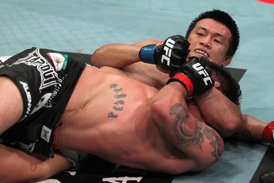 Nhung pha khoa xoay nguoi hiem gap trong MMA hinh anh