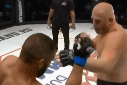 Vo si 40 tuoi dam doi thu bat tinh hinh anh