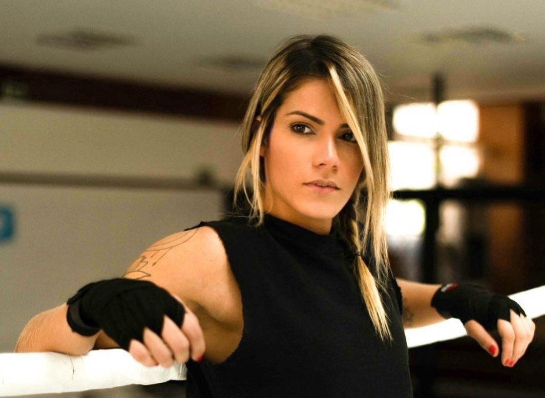 Nu vo si duoc UFC ky hop dong sau tran thang knock-out hinh anh