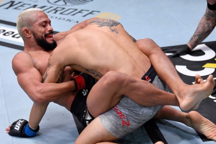 Nha vo dich hang ruoi ha guc doi thu du bi vat nga hinh anh