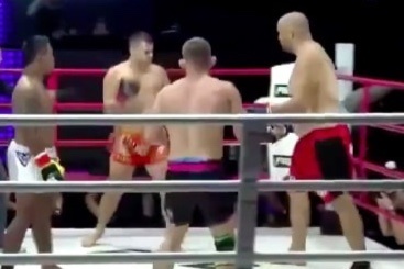 Tran dau MMA co mot vo si so tai voi 3 doi thu hinh anh