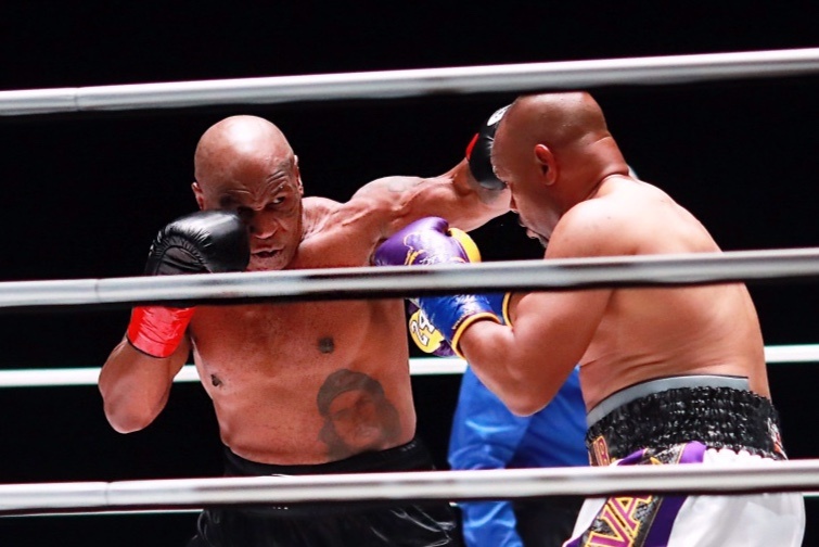 Highlights Mike Tyson vs Jones Jr hinh anh