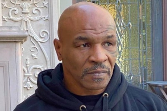 Mike Tyson bi khan gia tan cong hinh anh