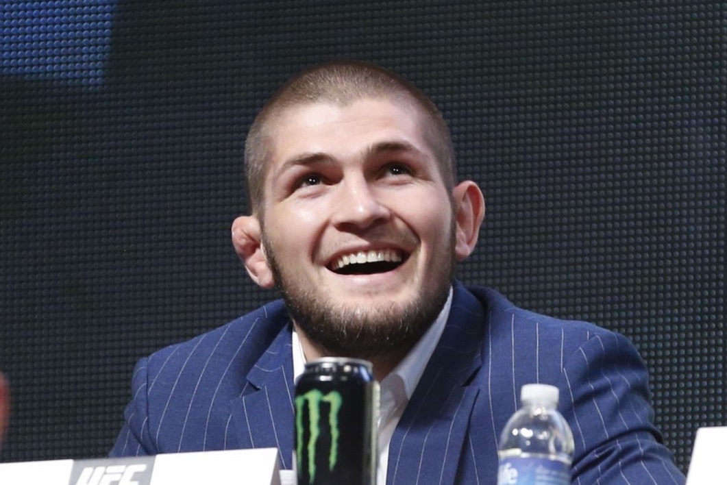 Khabib ra mat mang di dong rieng hinh anh