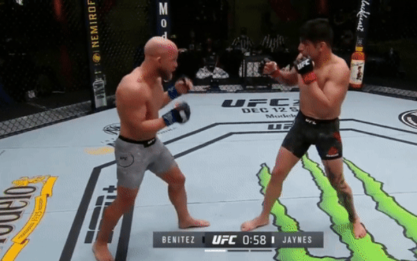 Vo si UFC nhan 50.000 USD sau pha len goi an tuong hinh anh