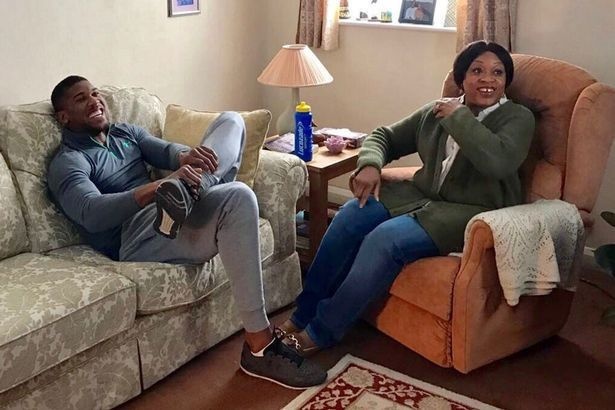 Anthony Joshua anh 2