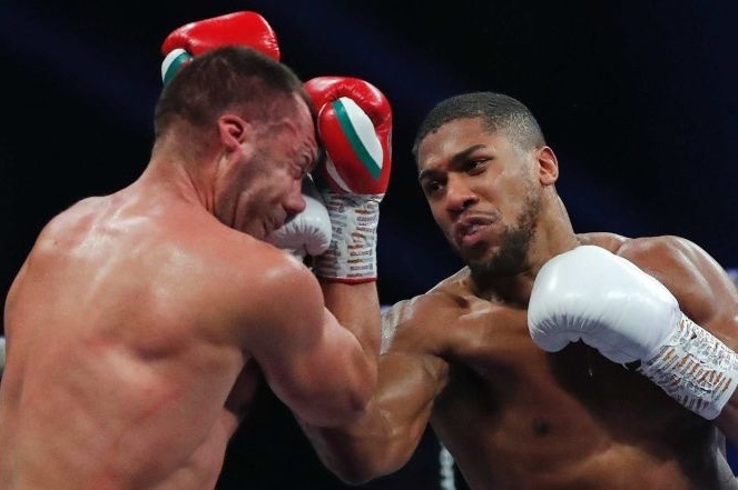 Joshua bao ve 4 dai hang nang khi thang knock-out Pulev hinh anh