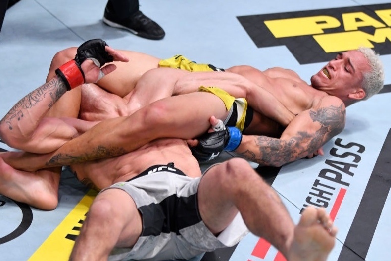 Tony Ferguson suyt bi gay tay sau don khoa hiem hinh anh