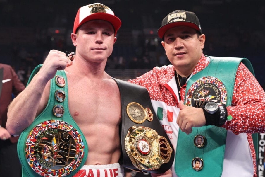 Thang Callum Smith, Canelo Alvarez gianh 3 dai vo dich the gioi hinh anh