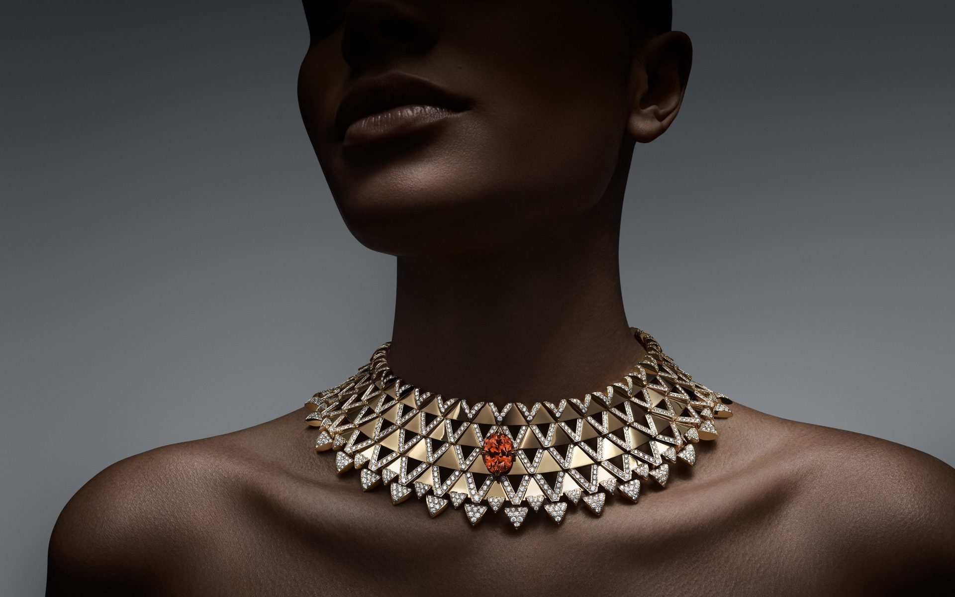 Nhung mau trang suc khong the roi mat tai Haute Couture Week 2023 hinh anh