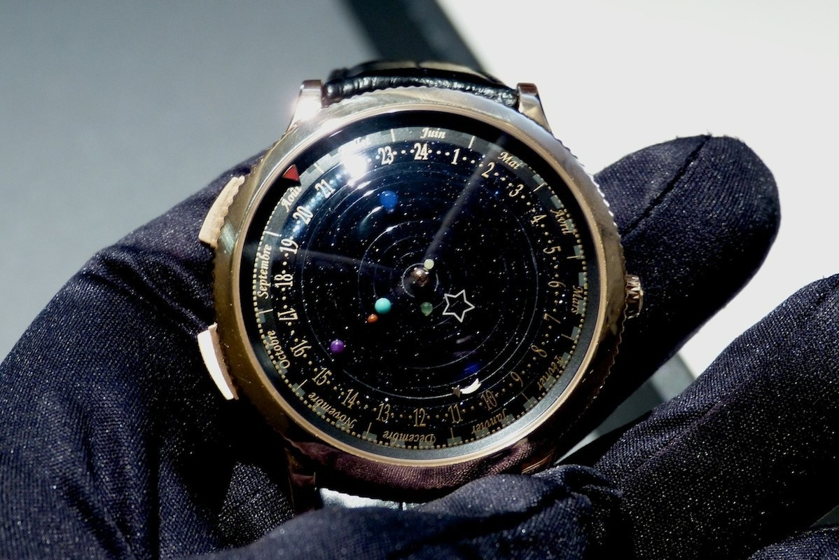 Nhung chiec dong ho tinh xao nhung khong de xem gio hinh anh