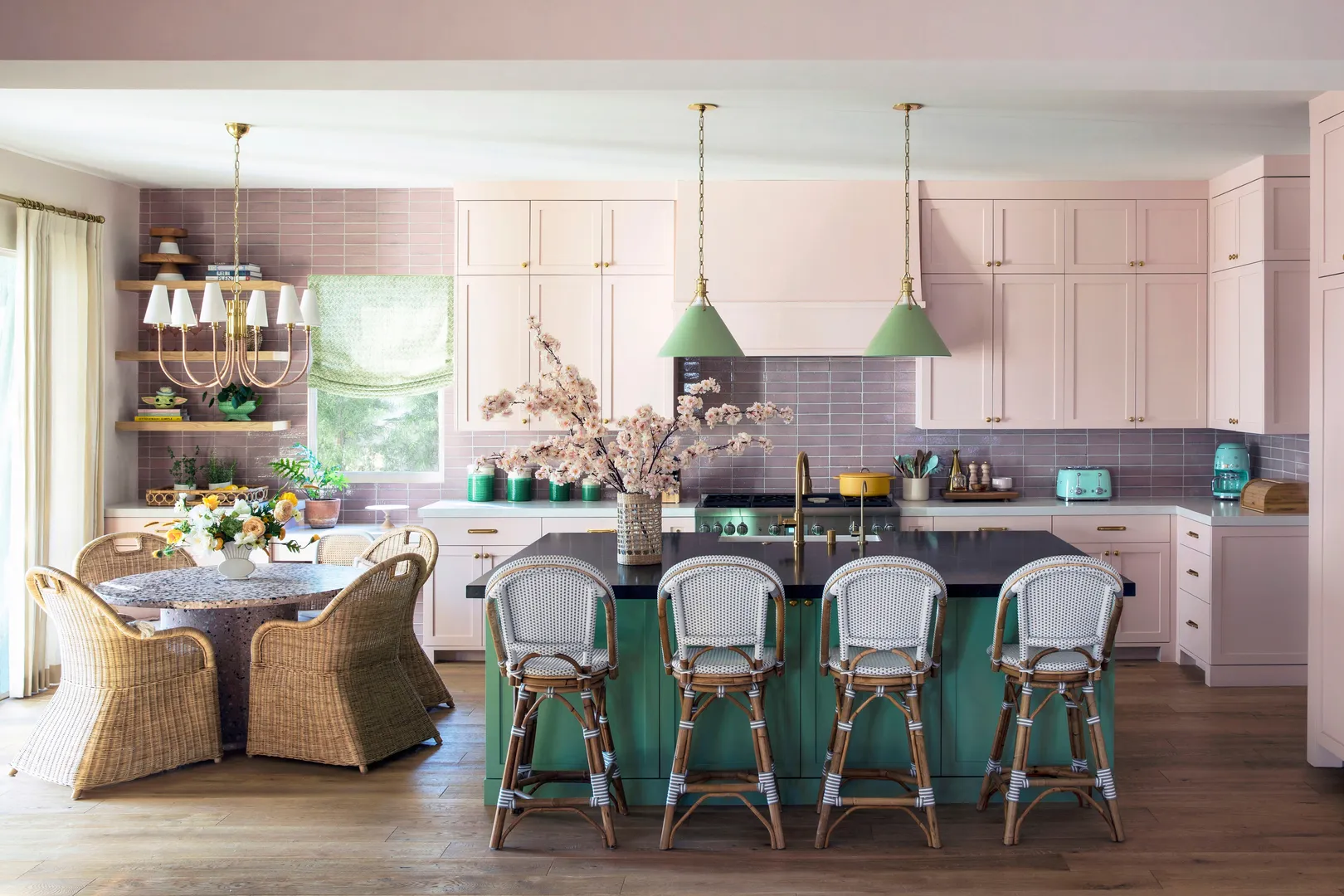 Nhung mau son se loi mot trong nam 2023 hinh anh