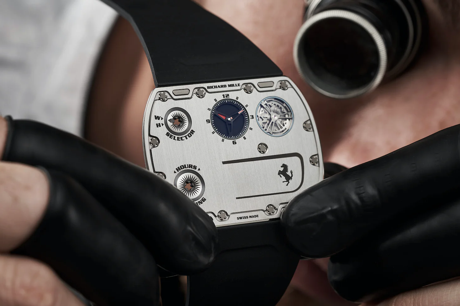 Nhung mau dong ho ket hop che tac voi hang sieu xe hinh anh