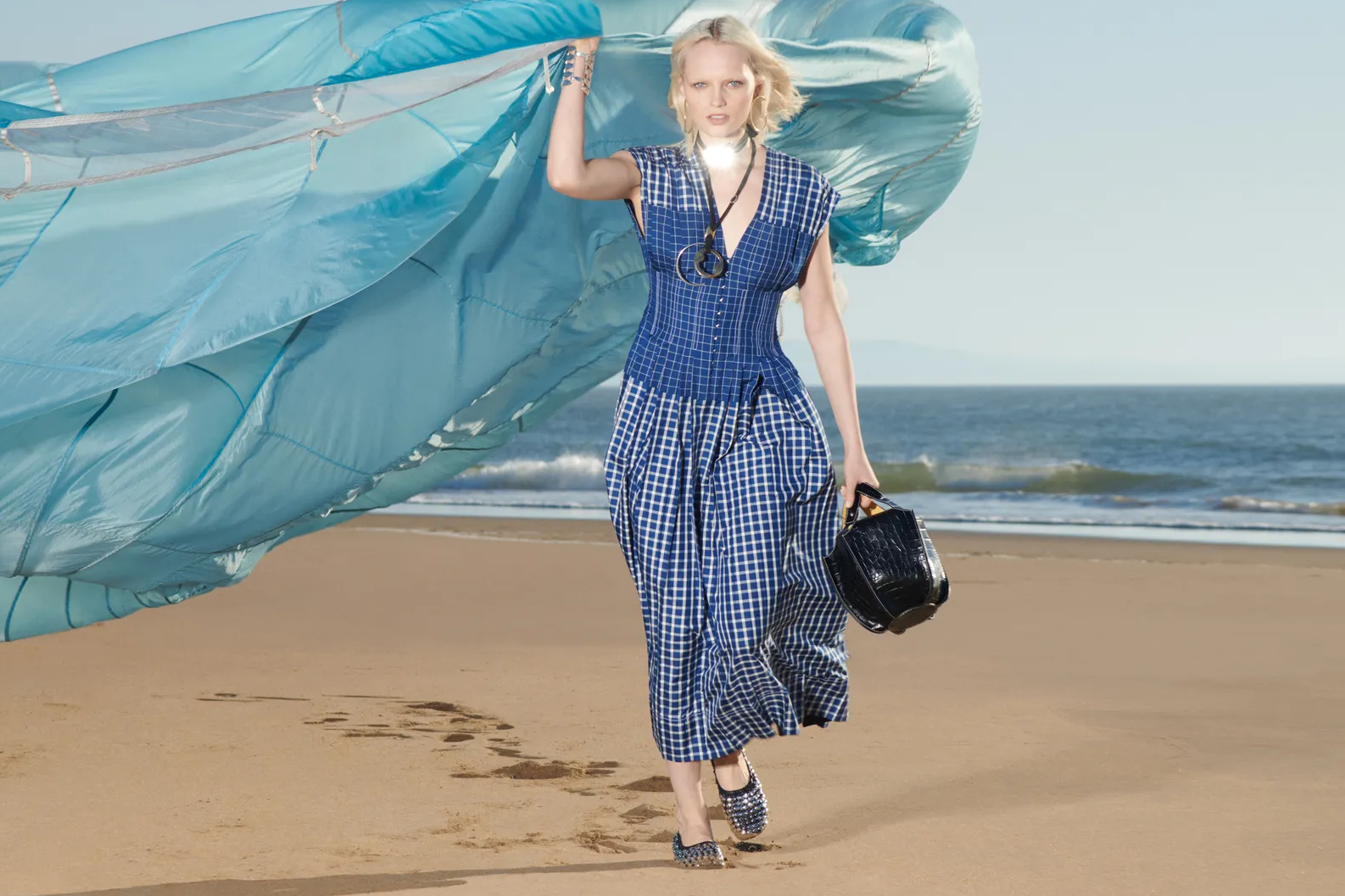 Nhung kieu vay se loi mot trong he 2023 hinh anh