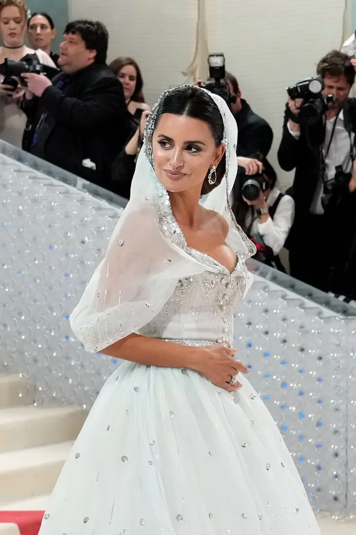 trang suc met gala 2023 anh 36