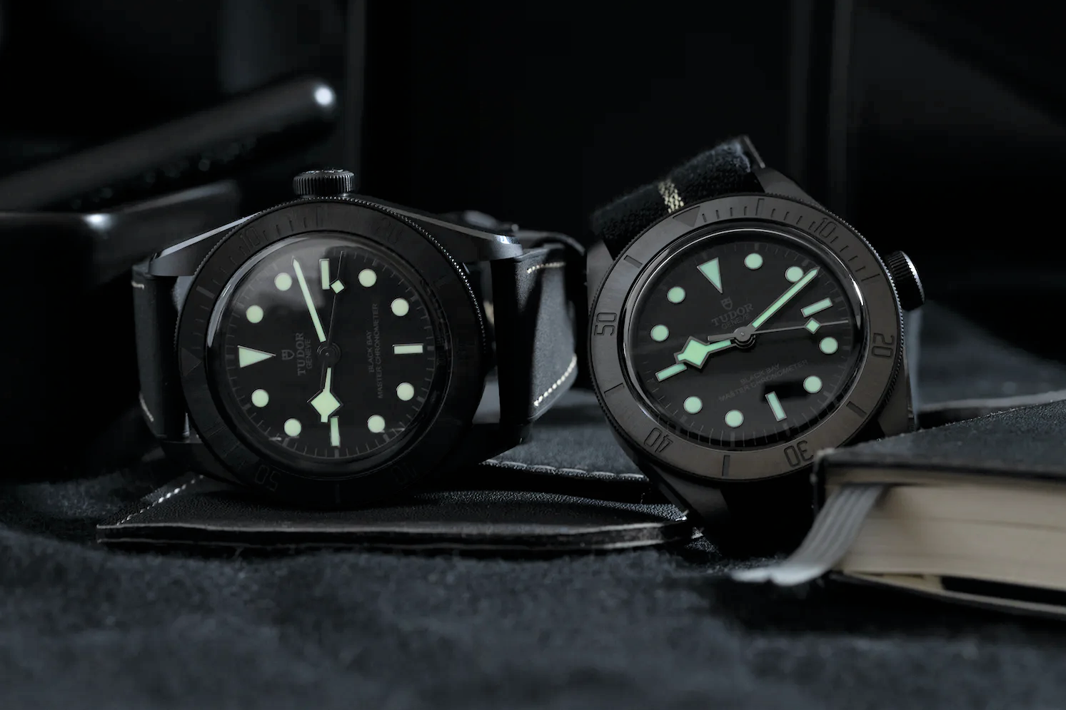 Nhung mau dong ho den toi gian hinh anh