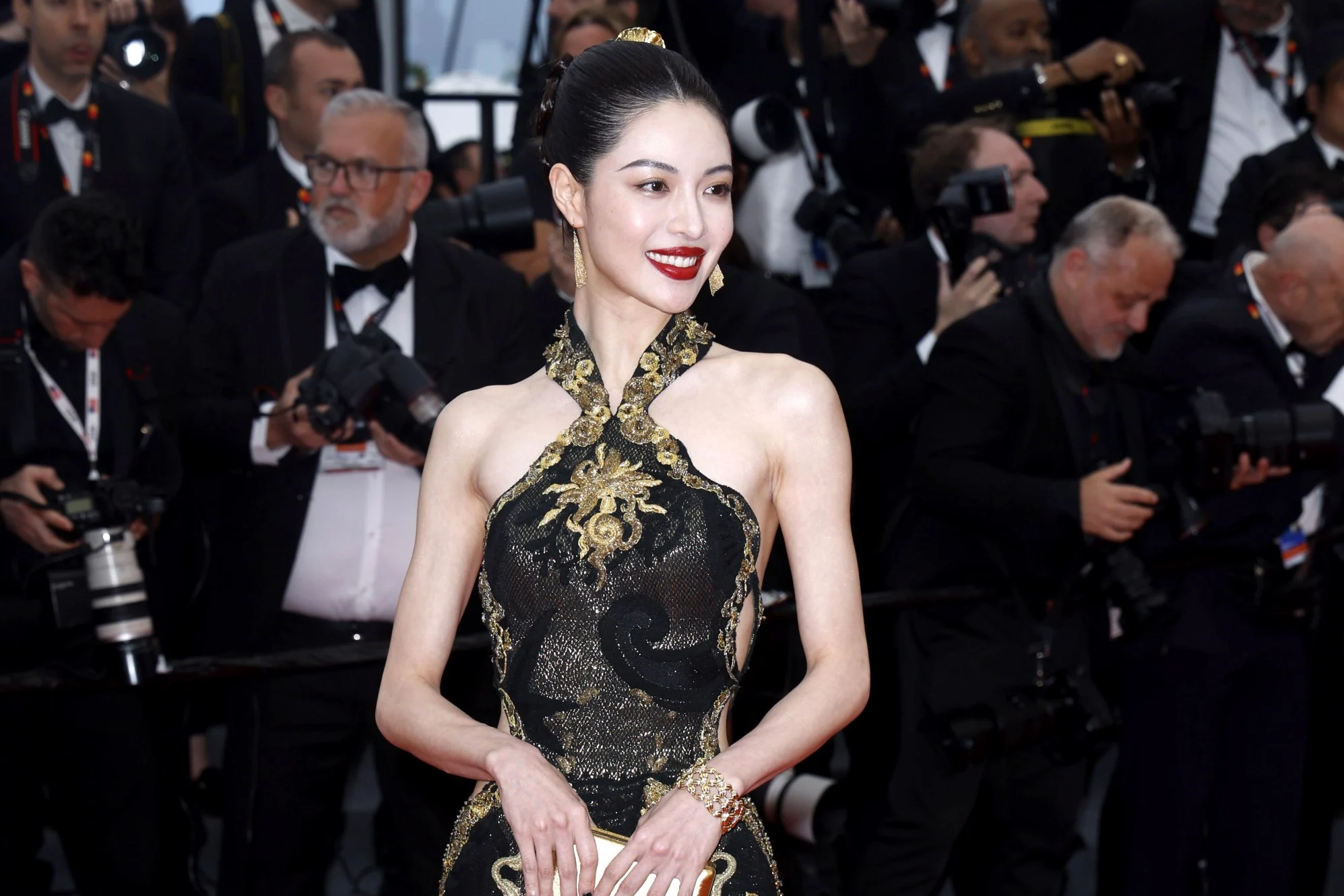 Nhung mon trang suc dat gia cua sao chau A tai Cannes 2023 hinh anh
