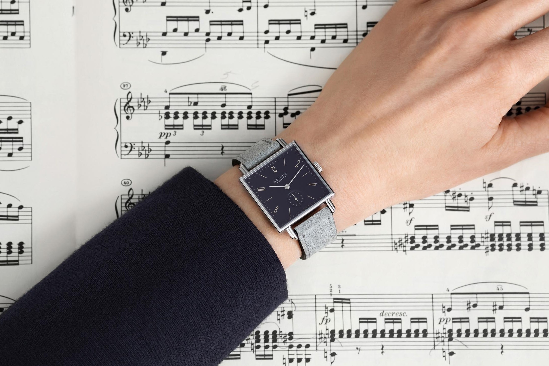 Nhung mau dong ho thich hop su kien trang trong hinh anh