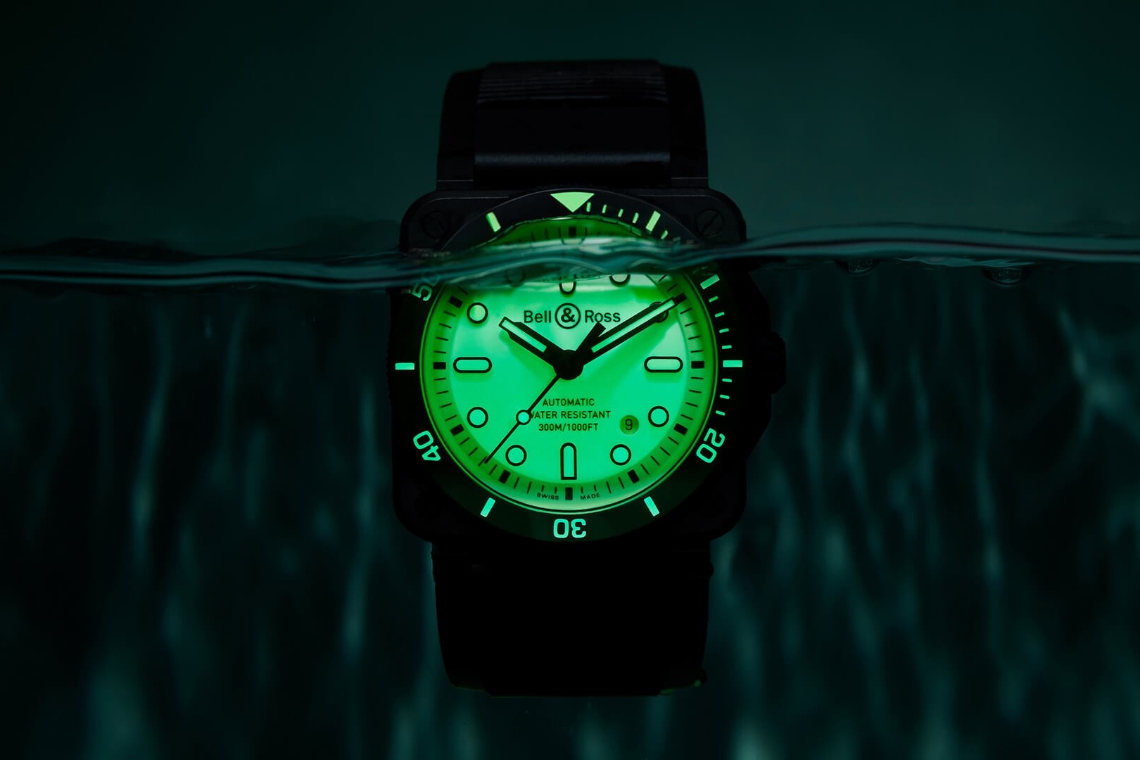 Nhung mau dong ho phat quang hinh anh