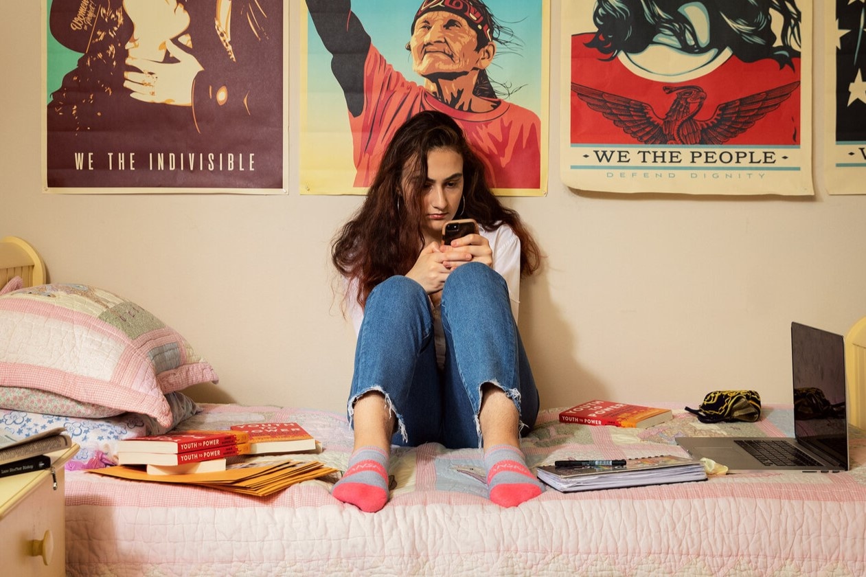 Ganh nang tai chinh cua Gen Z vuot the he truoc hinh anh