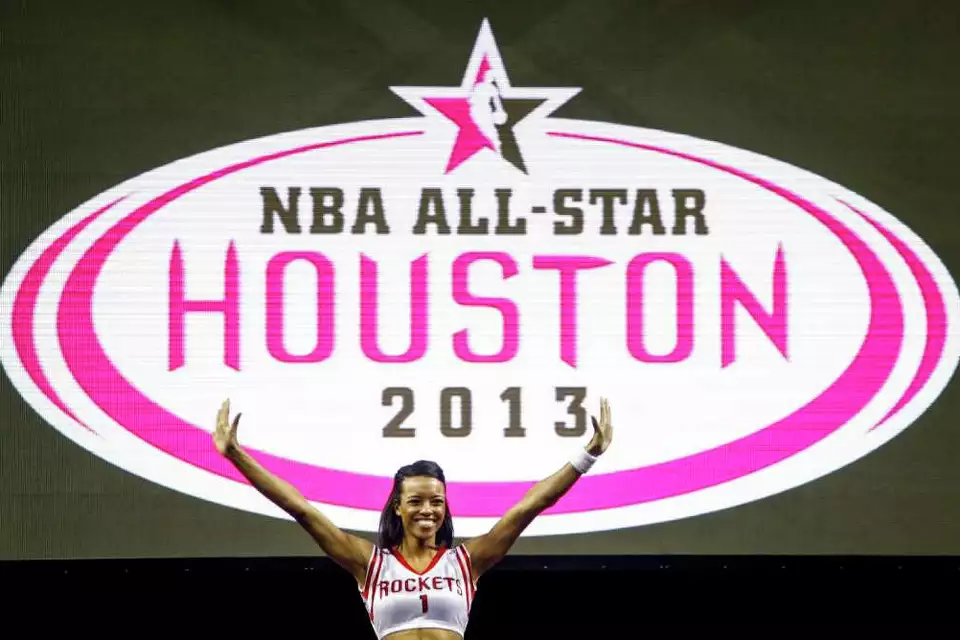 hoạt náo viên nba, NBA là gì, đóng tiền đồng phục, lương thấp, cheerleader là gì ảnh 8 hoat nao vien nba, NBA la gi, dong tien dong phuc, luong thap, cheerleader la gi anh 8