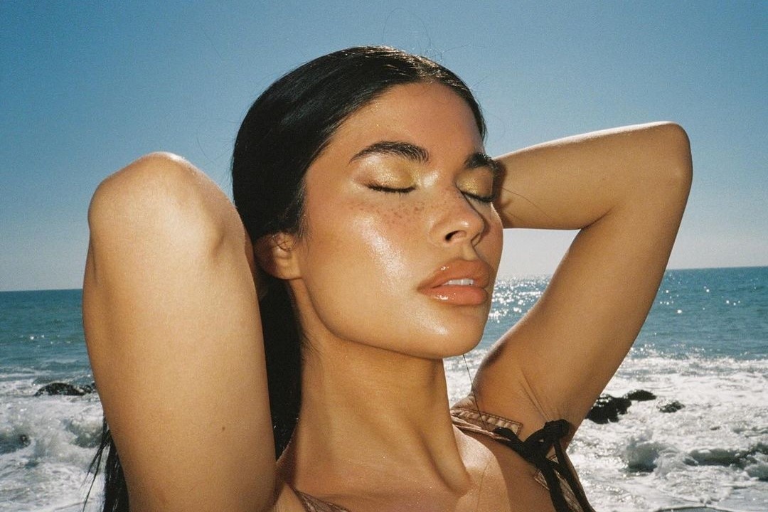 Cach giup lan da cang min ma khong can tiem filler hinh anh