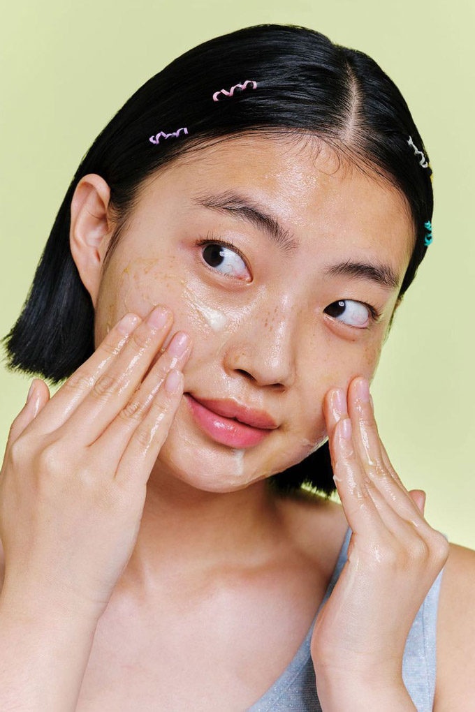 double cleansing la gi,  lam sach da,  dau tay trang,  cham soc da,  skincare da dau, lam sach da hai buoc anh 3