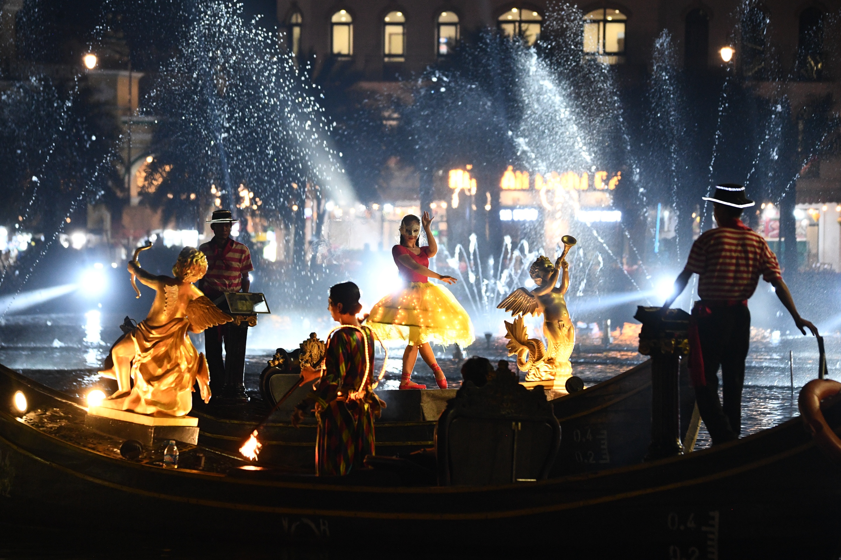 Phu Quoc United Center,  Vingroup,  Maroon 5 anh 13