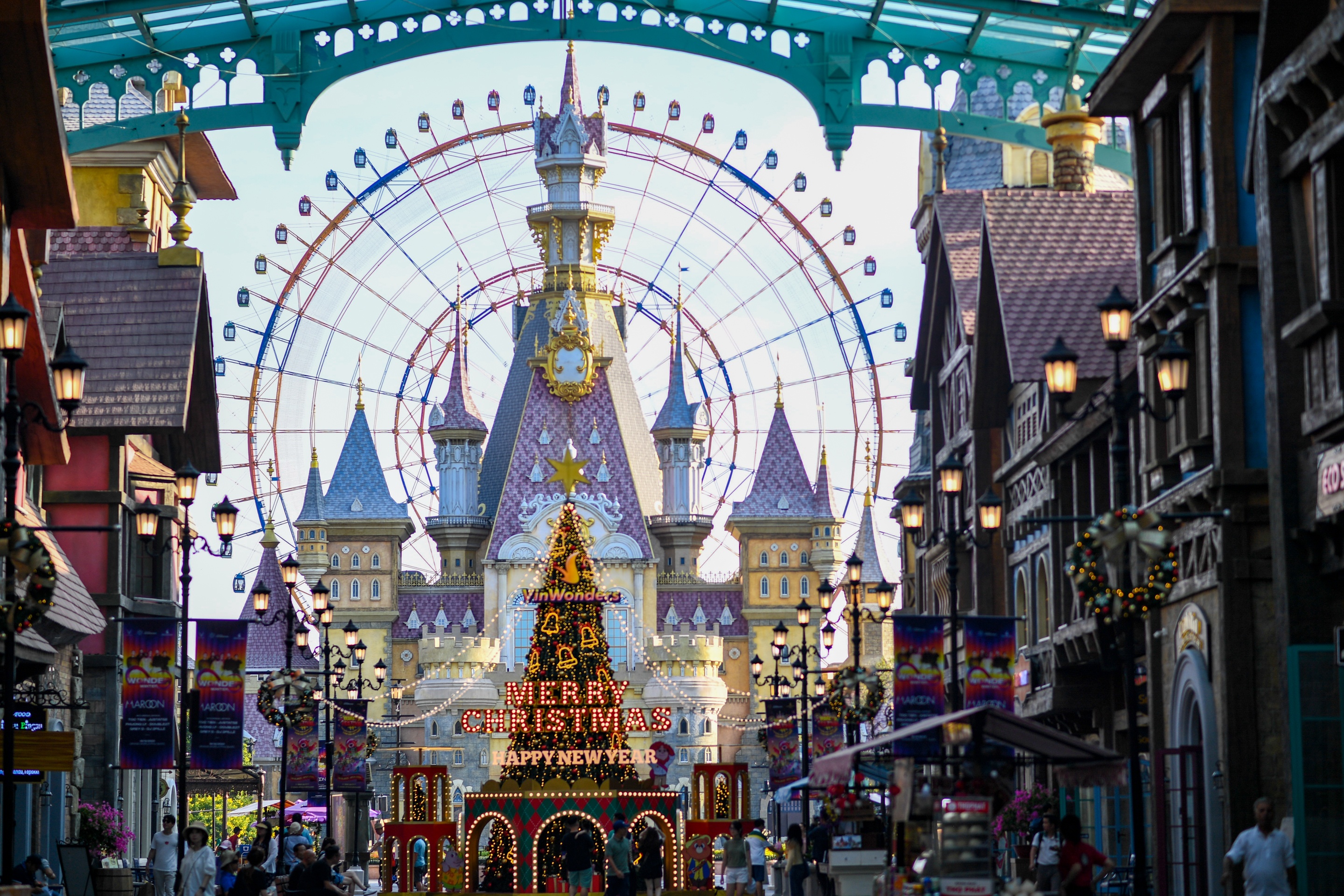 Phu Quoc United Center,  Vingroup,  Maroon 5 anh 8