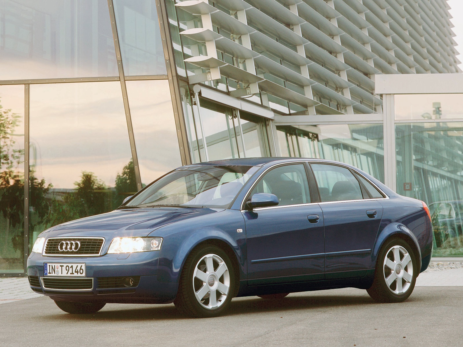 Audi A4 ảnh 3 Audi A4 anh 3