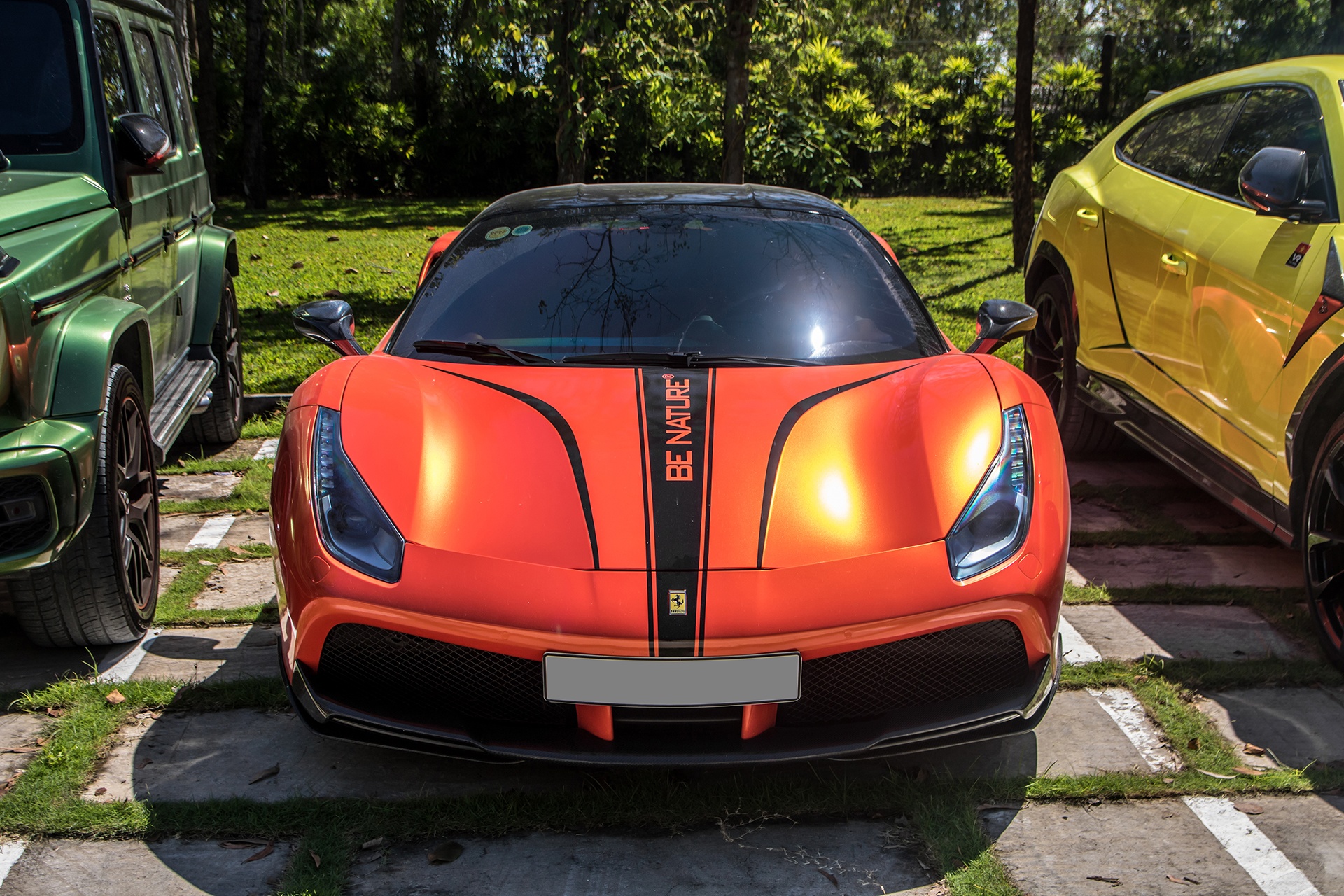 errari 488 GTB cua Hoa hau Ao dai anh 3