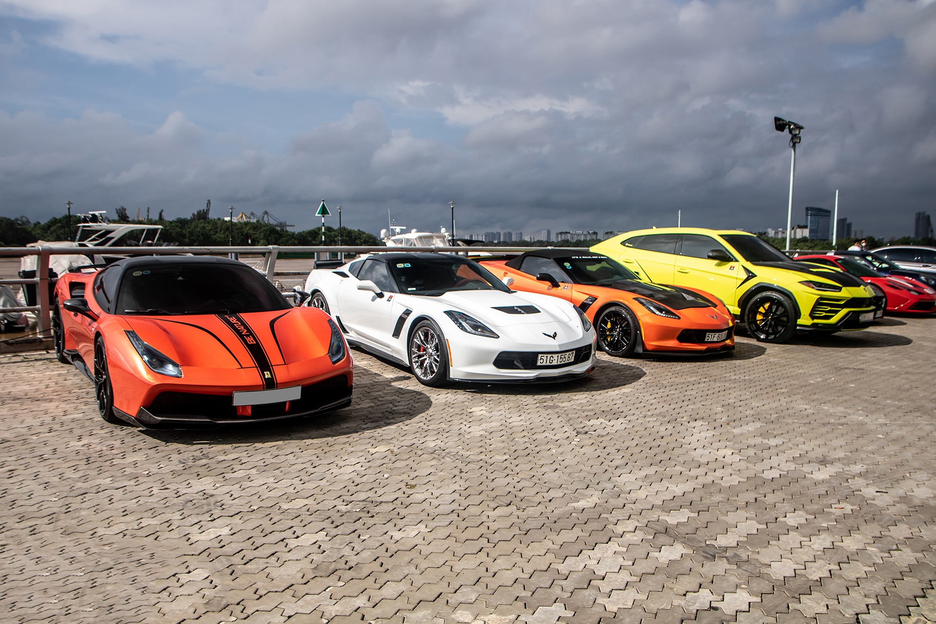 Hanh trinh sieu xe dau tien hau gian cach xa hoi anh 1