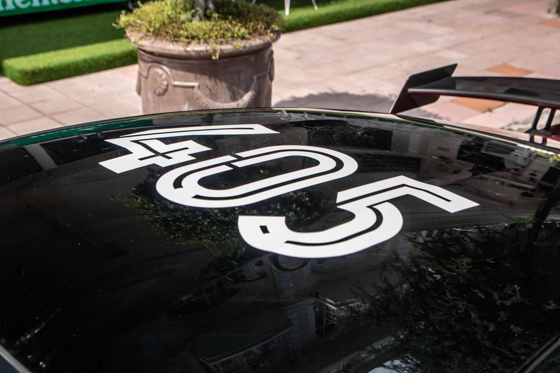 Aston Martin V8 Vantage của Minh Nhựa tái xuất ảnh 13 Aston Martin V8 Vantage cua Minh Nhua tai xuat anh 13