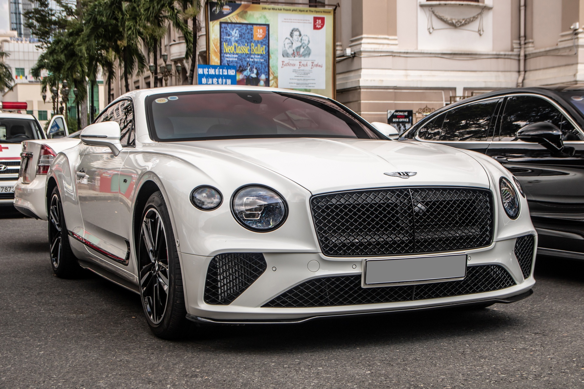 Aston Martin V8 Vantage cua Minh Nhua tai xuat anh 19