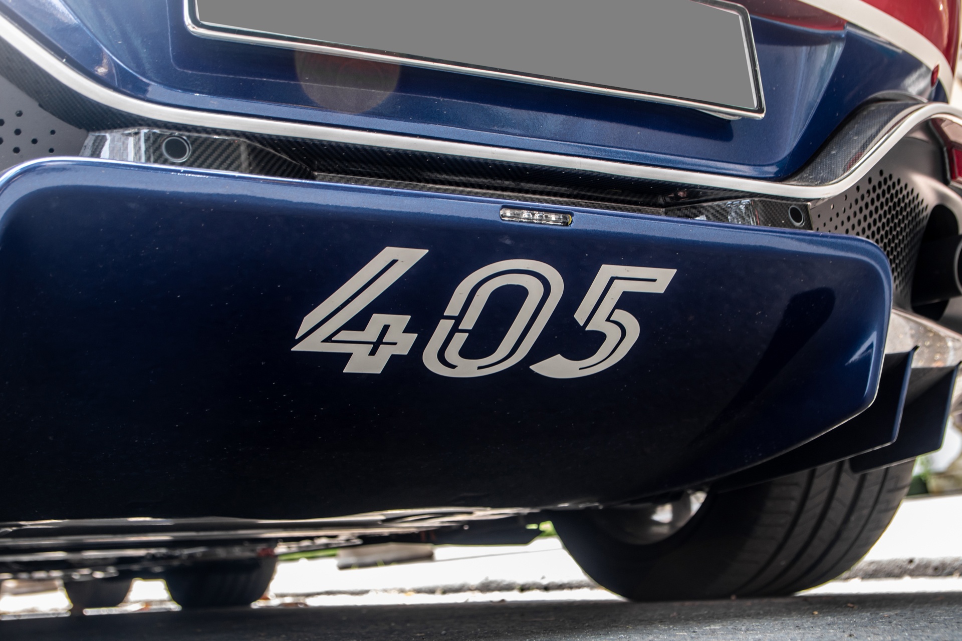 Aston Martin V8 Vantage của Minh Nhựa tái xuất ảnh 14 Aston Martin V8 Vantage cua Minh Nhua tai xuat anh 14