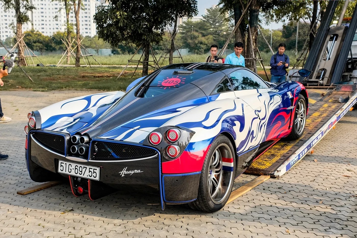 Pagani ki niem 10 nam ra mat Huayra anh 8