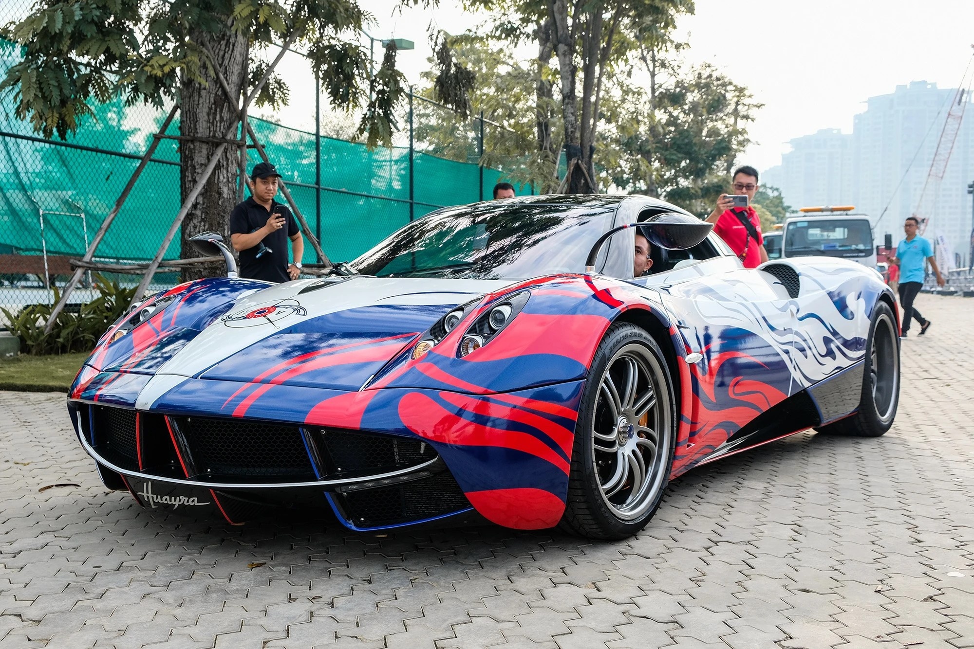 Pagani ki niem 10 nam ra mat Huayra anh 7