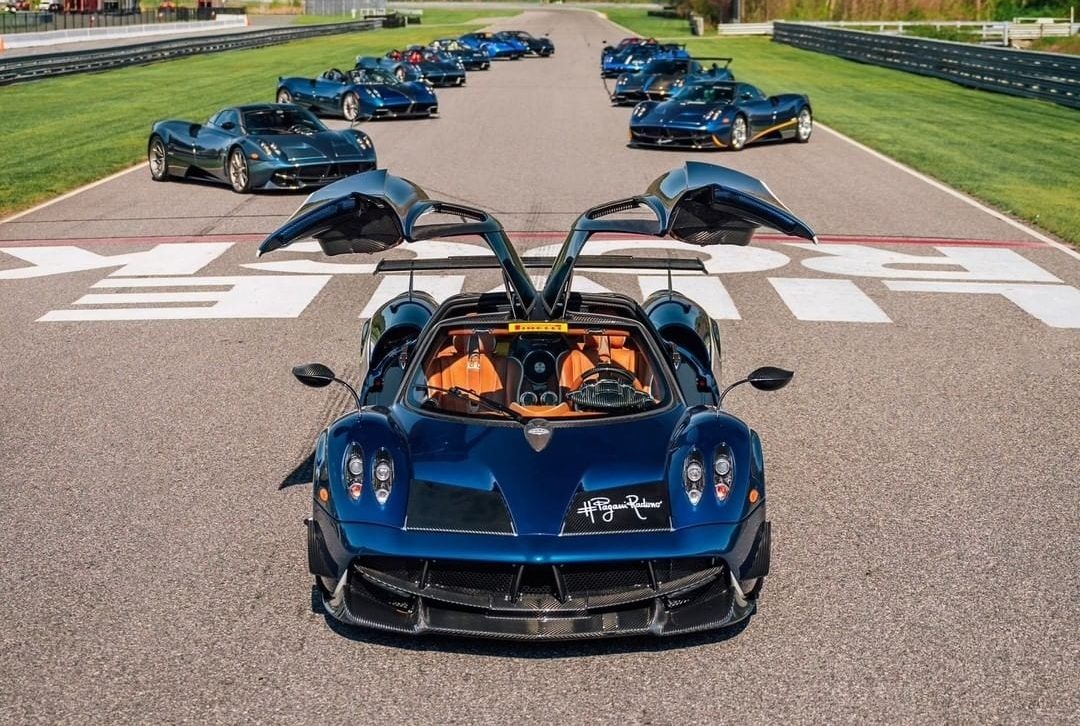 Pagani ky niem 10 nam ra mat dong xe Huayra hinh anh