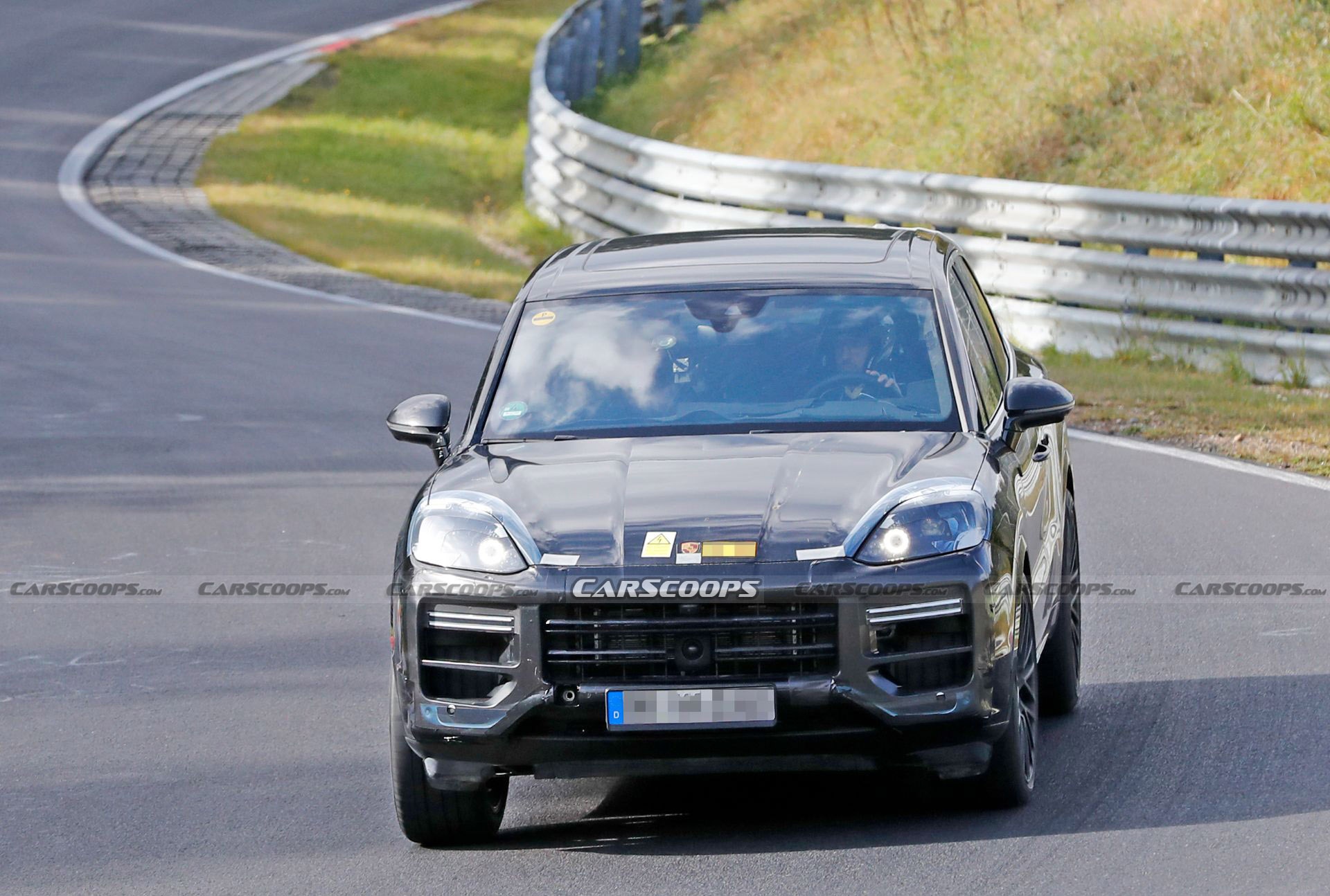 Porsche Cayenne 2022 lộ diện ảnh 1 Porsche Cayenne 2022 lo dien anh 1