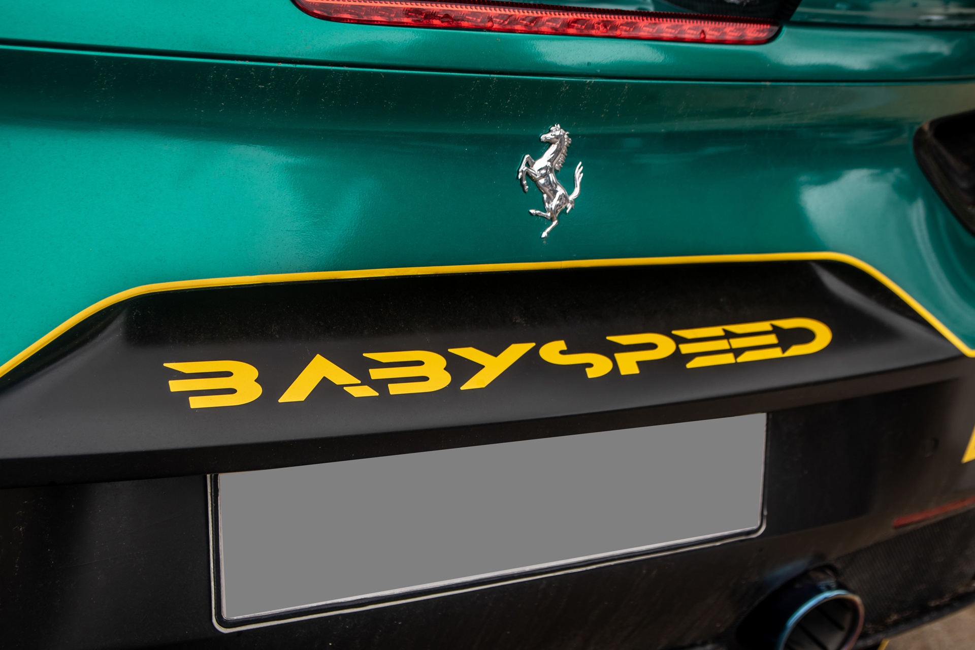 Ferrari 488 GTB khoac ao xe dua anh 12