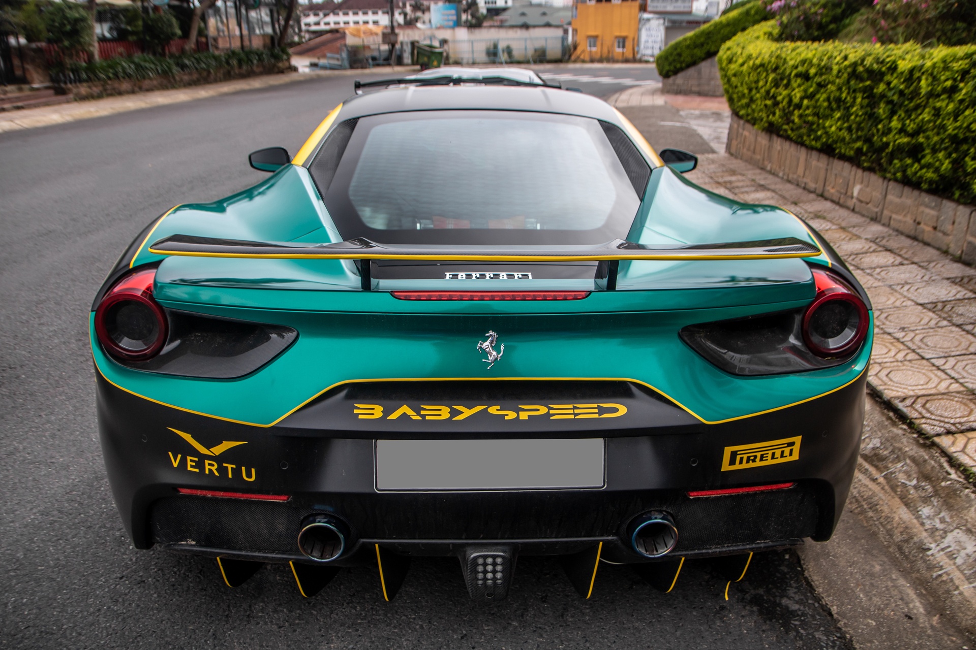 Ferrari 488 GTB khoac ao xe dua anh 5