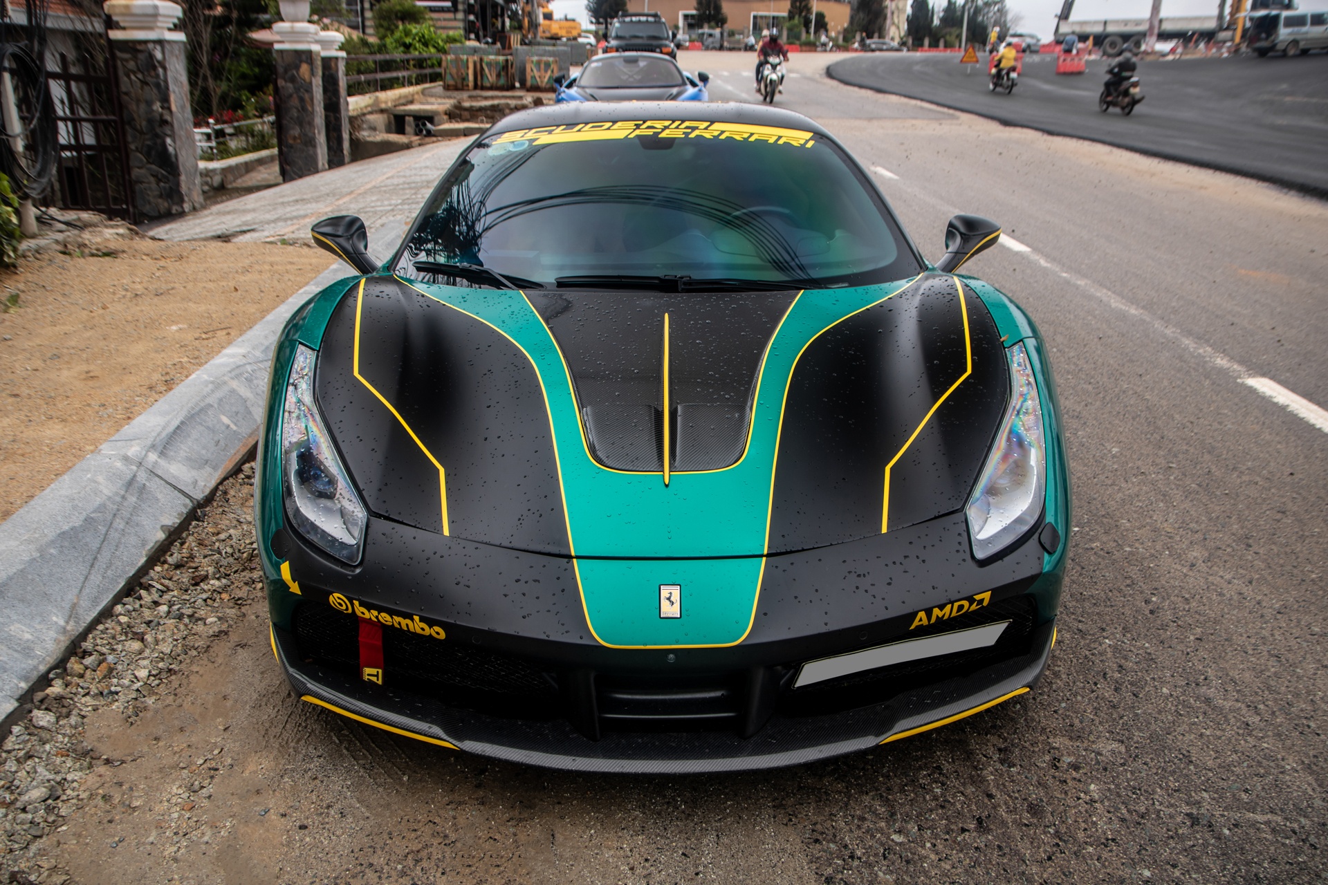 Ferrari 488 GTB khoac ao xe dua anh 4