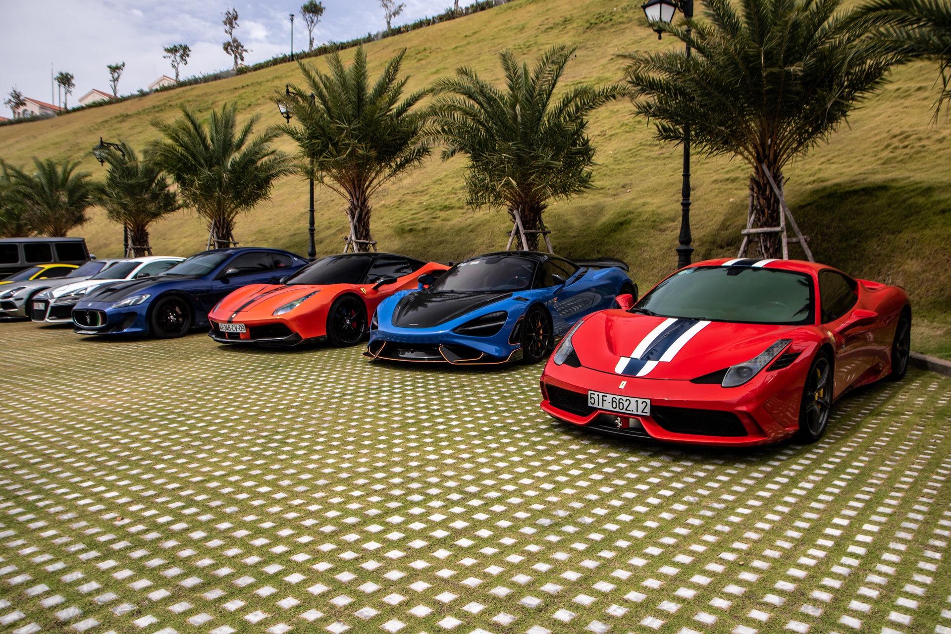 Dan sieu xe va xe the thao tu hop cuoi tuan tai TP.HCM hinh anh