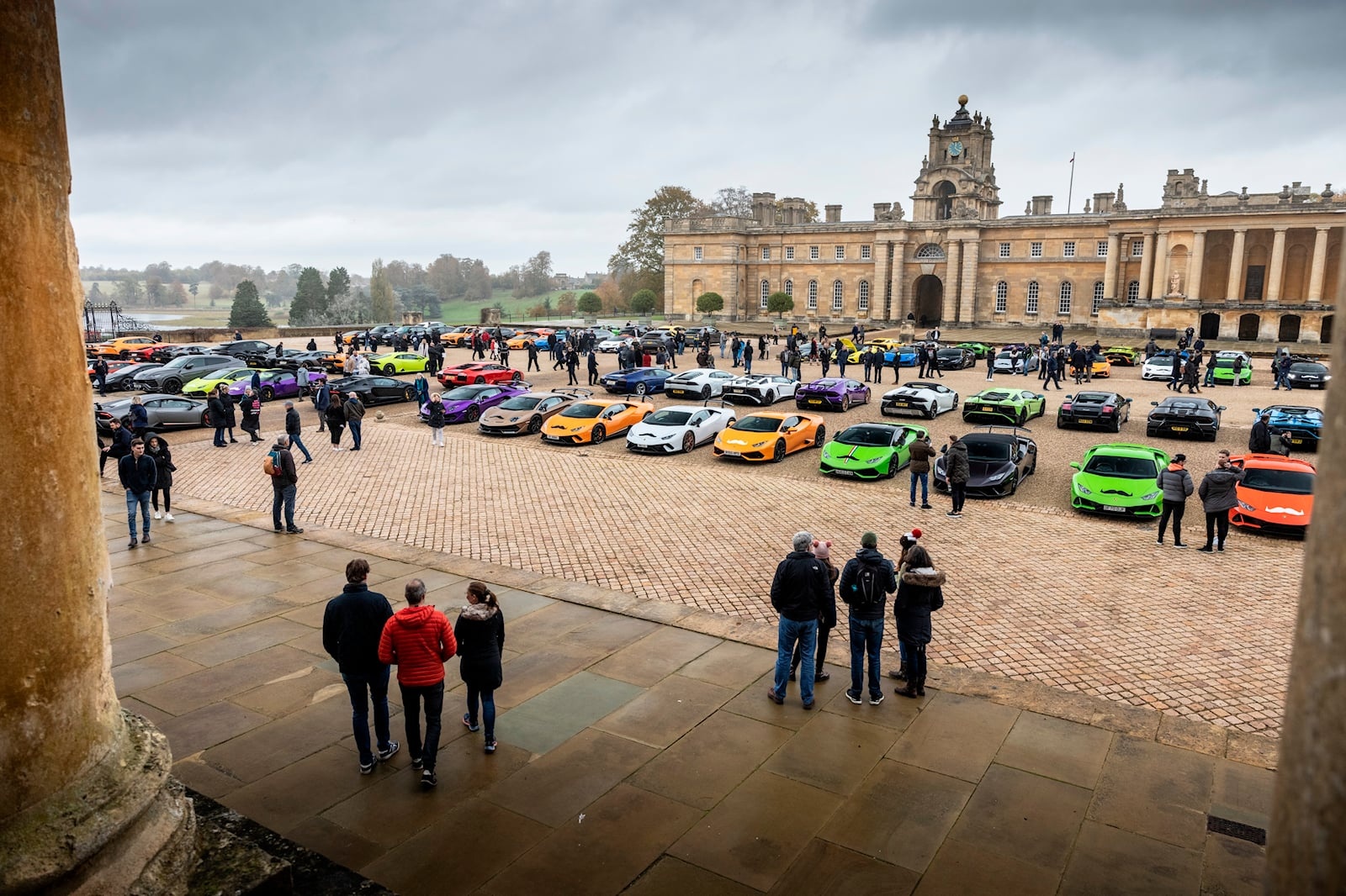 Lamborghini hội ngộ nhân dịp Movember ảnh 3 Lamborghini hoi ngo nhan dip Movember anh 3